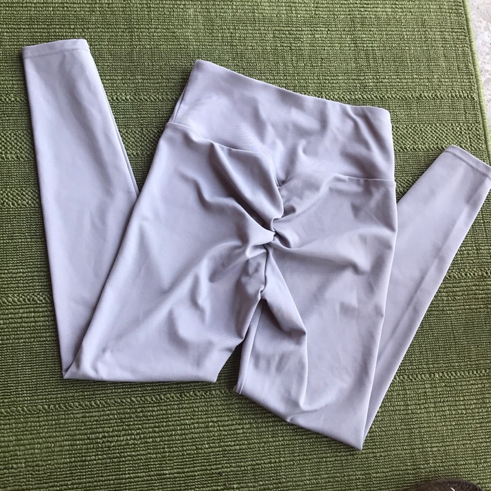 High waisted leggings